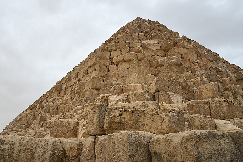 43 MAK_6776.jpg - Probabilmente La regina Henutsen era madre del faraone Chefren (il faraone della piramide di mezzo).
